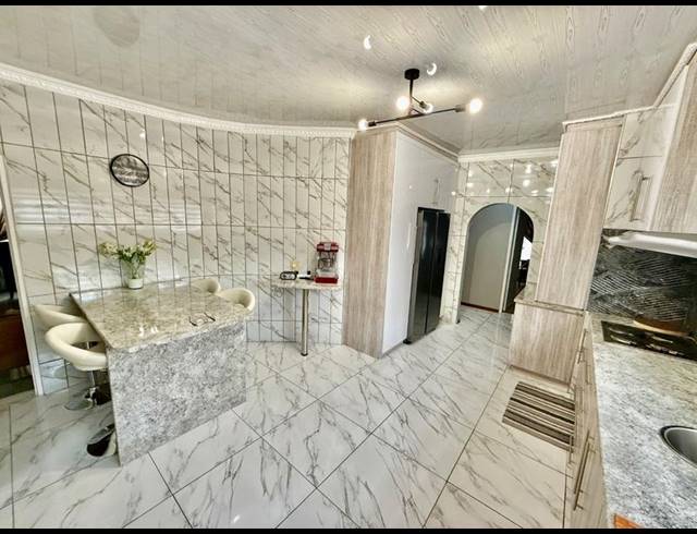 2 BEDROOM HOUSE FOR SALE IN VANDERBIJLPARK CE 5